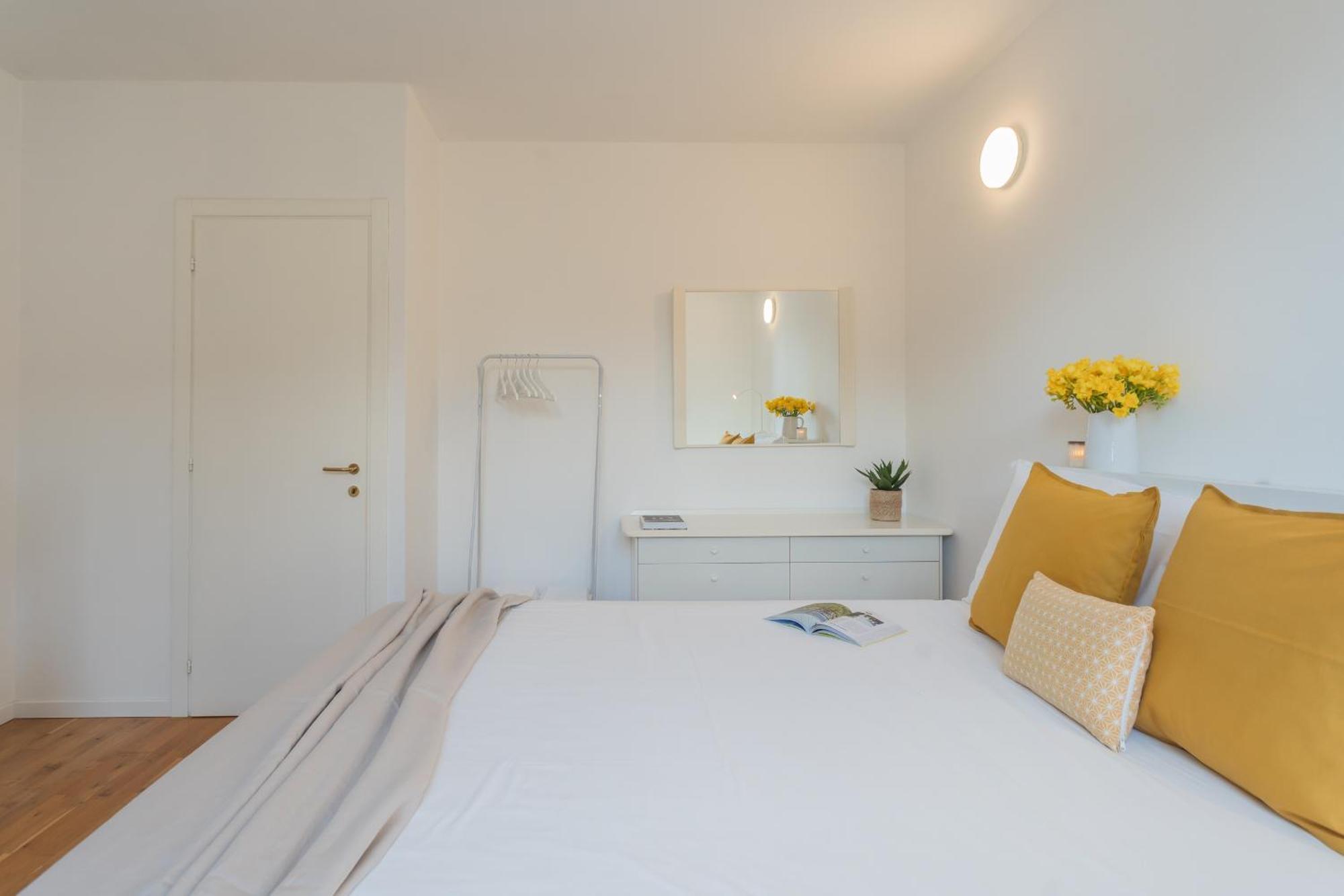 Ponente Balcony & Garden By Rent All Como กราเวโดนา ภายนอก รูปภาพ