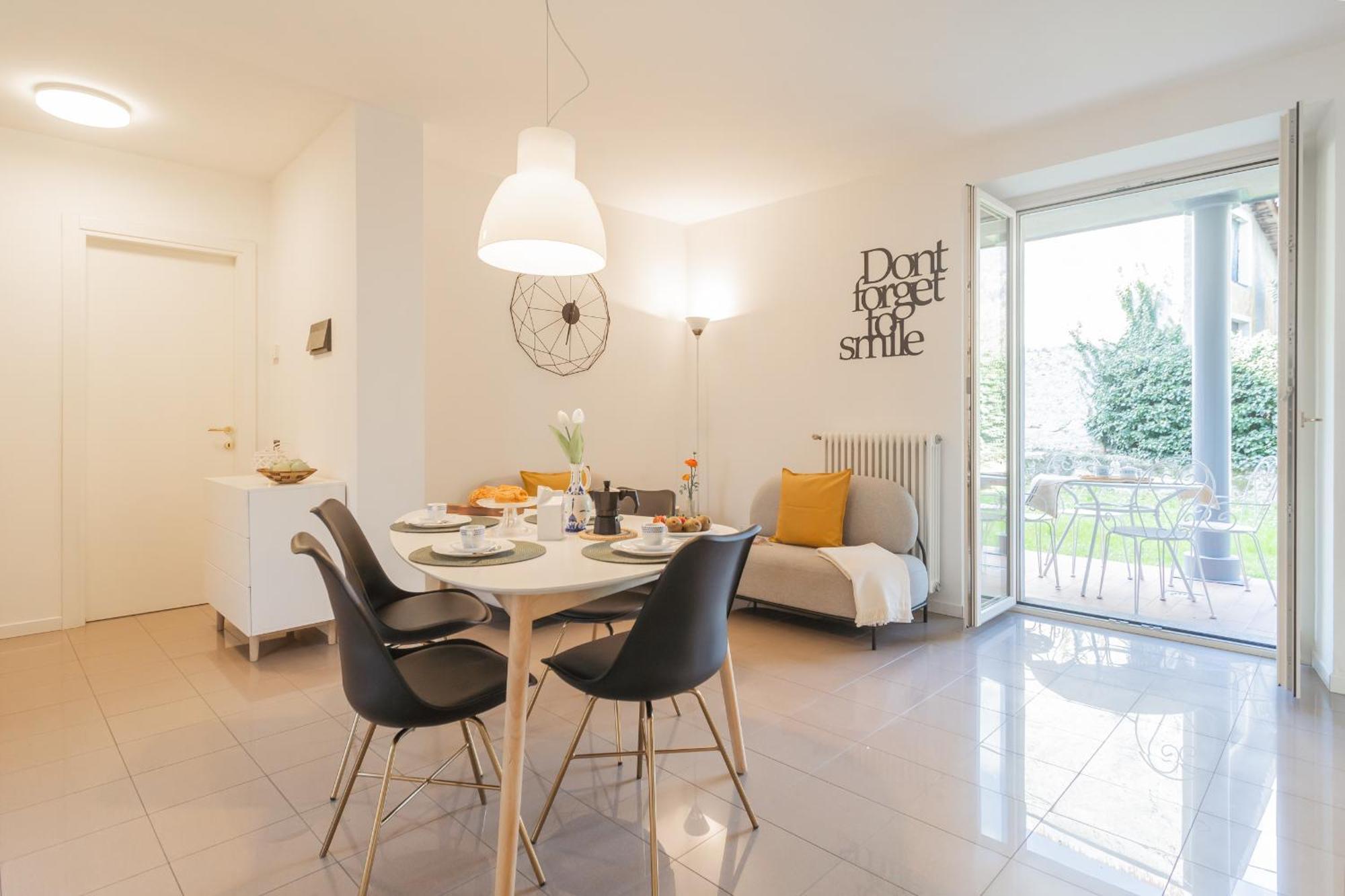 Ponente Balcony & Garden By Rent All Como กราเวโดนา ภายนอก รูปภาพ