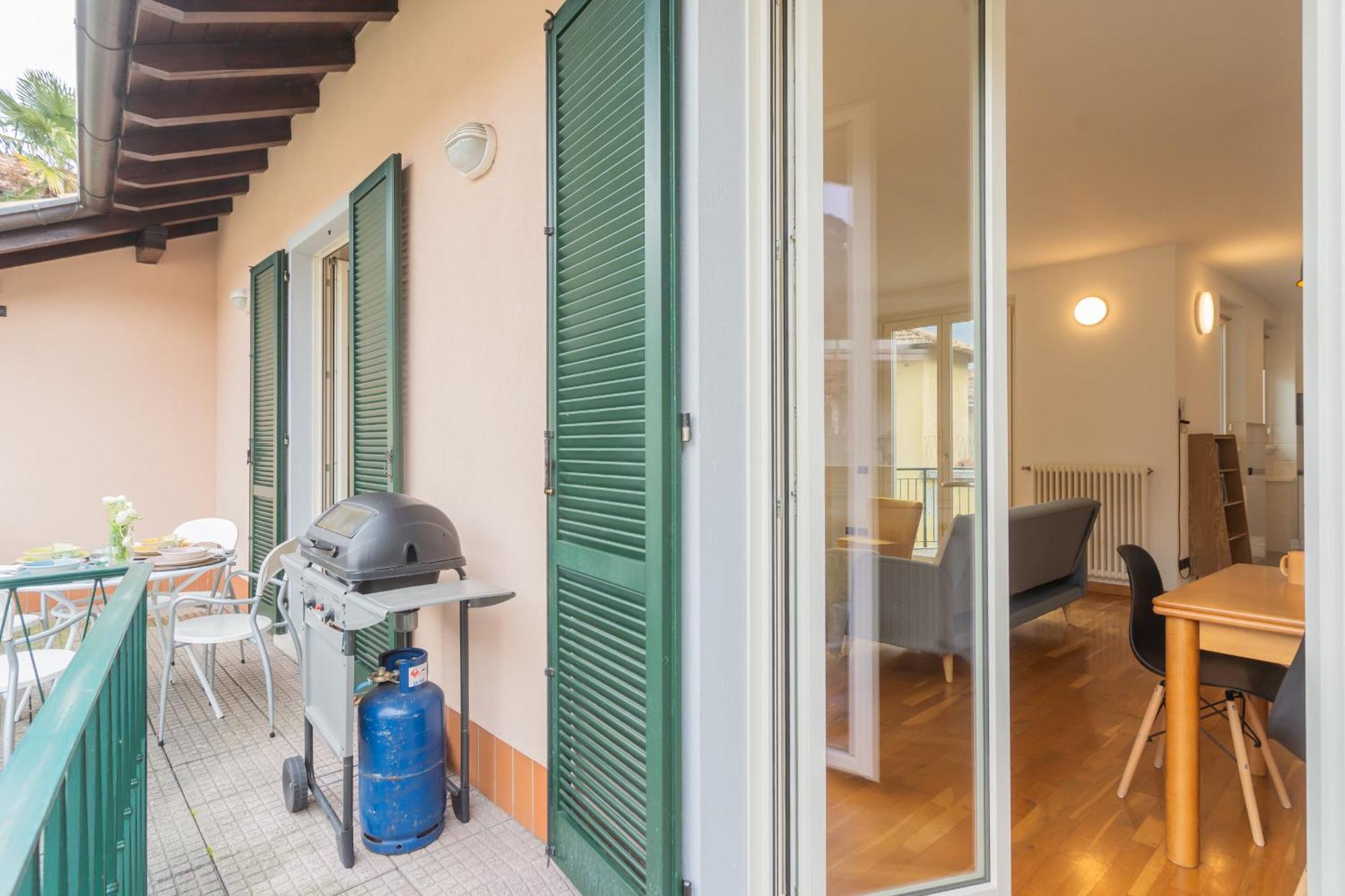 Ponente Balcony & Garden By Rent All Como กราเวโดนา ภายนอก รูปภาพ