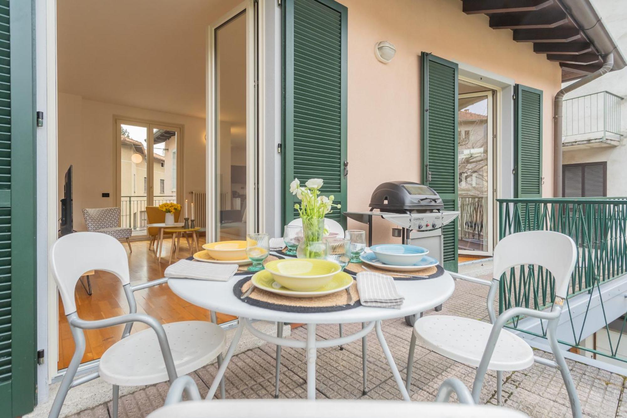 Ponente Balcony & Garden By Rent All Como กราเวโดนา ภายนอก รูปภาพ